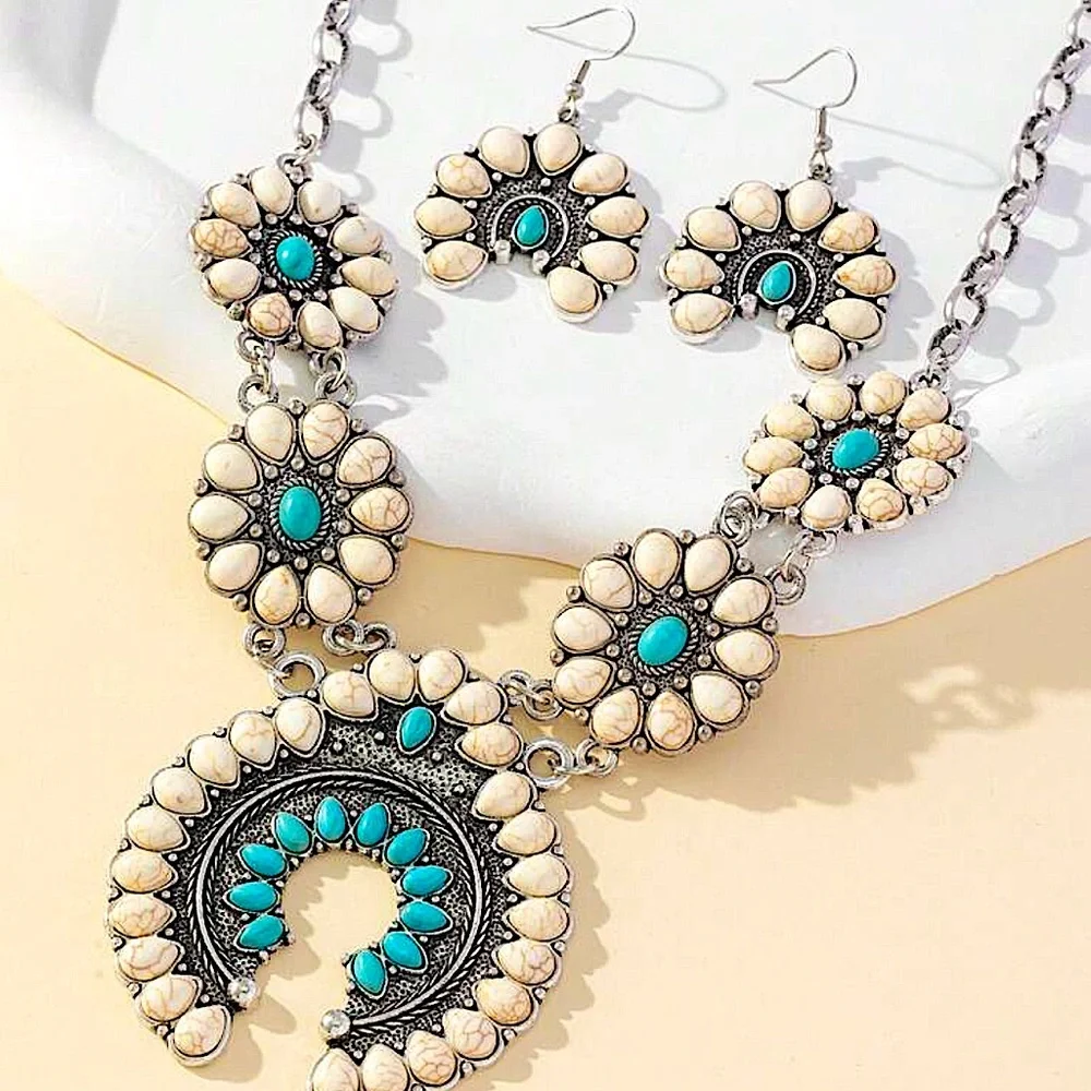 Boho Squash Blossom Turquoise Necklace, Navajo Necklace ,Squash Vintage - Picture 1 of 3